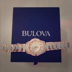 💕Beautiful 2-tone stainless steel Bulova Watch💗